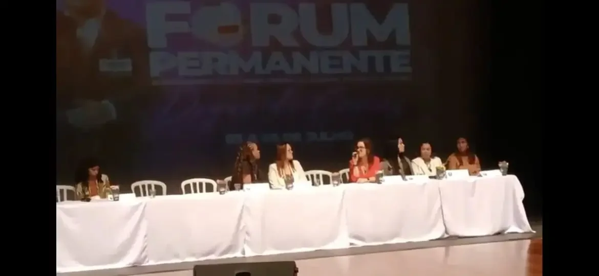 Associação do MP apoia promotora que criticou fala sobre Deus